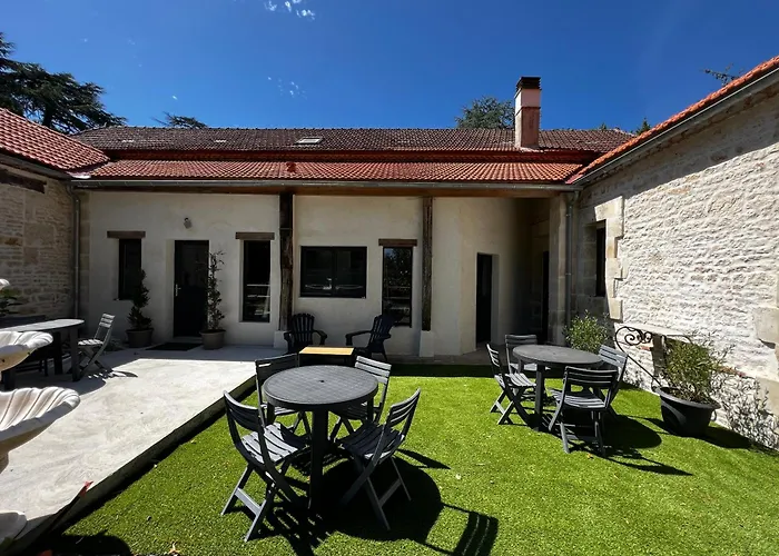 Le Grenier D'odette بيت للعطل *